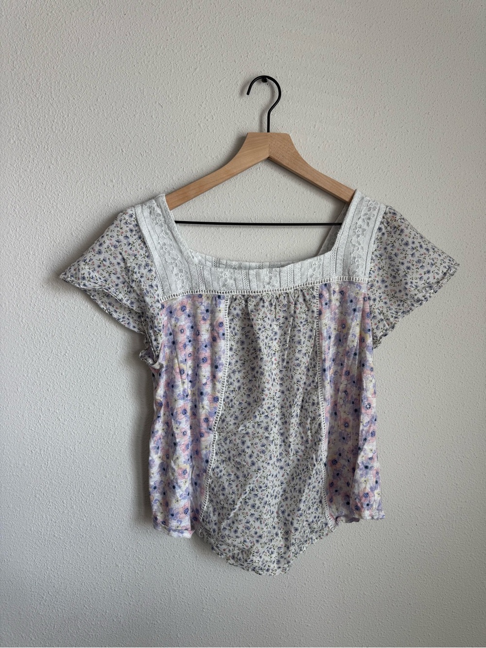 Floral Square-Neck Short Sleeve Top - White/Purple